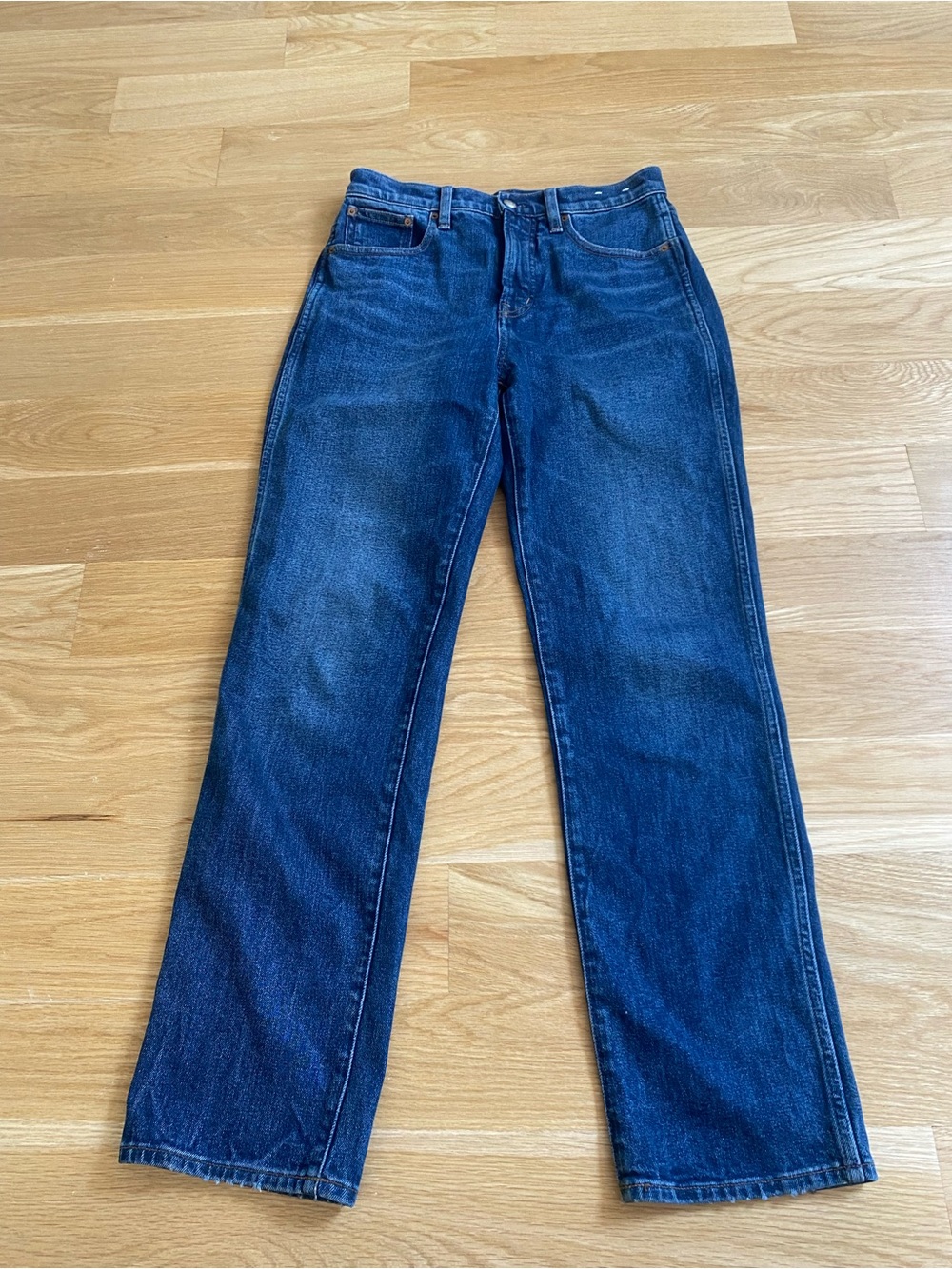 Madewell The Longline Straight Jean in Size 26. Like NEW! Very flattering.
